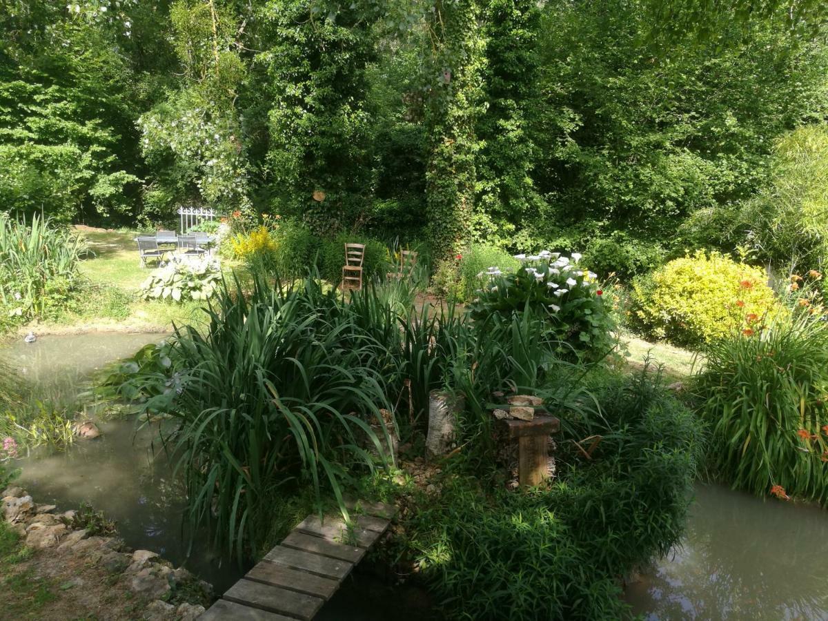 Le Clos Du Buisson Apartment Saint-Julien-de-la-Liegue Exterior photo